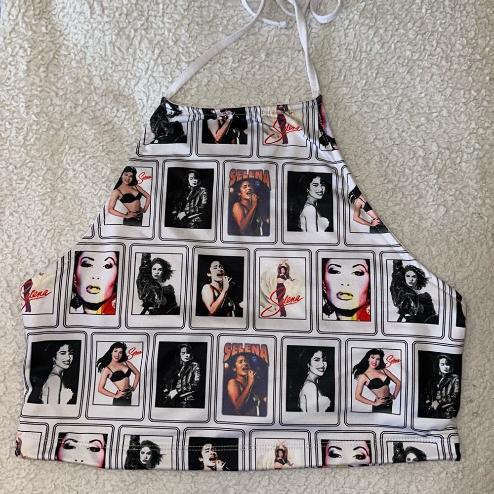 Selina official merchandise halter top in size medium. pre-owned vintagetop